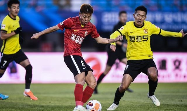 kaiyun安全登录-黄博文登场广州队艰难抢1分 保级只剩郑智1王牌？